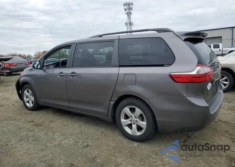 2016 Toyota Sienna Le из США, поврежденный, VIN 5TDKK3DC2GS732484